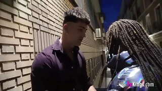 Buhok exhibitionist gets drilled pinaagi sa usa ka horny dude