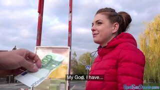 Blondinka euro babe gets zajebal v veliko pozicije za 100 euro Blondinka euro babe gets zajebal v veliko pozicije za 100 euro
