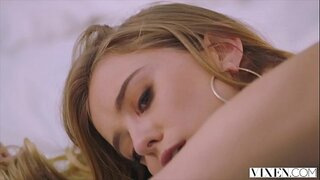 VIXEN Model האט אַמייזינג ווילד געשלעכט מיט באַלעבאָס