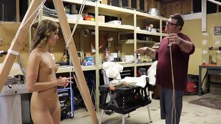 François Léift Nackt Kette Gebonnen Äerm Broscht