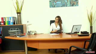 Principal Dani Daniels chatte poilue remplie de sperme (Partie 1)