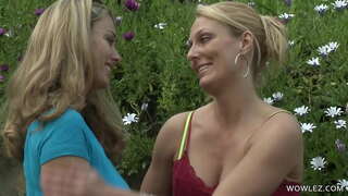 I madh tits në lezbike tërbim